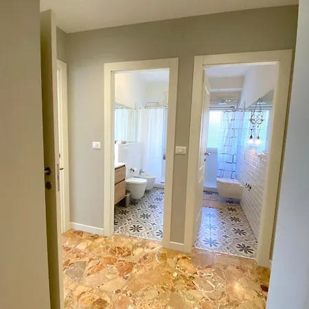 Ueber Den Daechern Von - Parkplatz & E-ladestation Апартаменты Триест