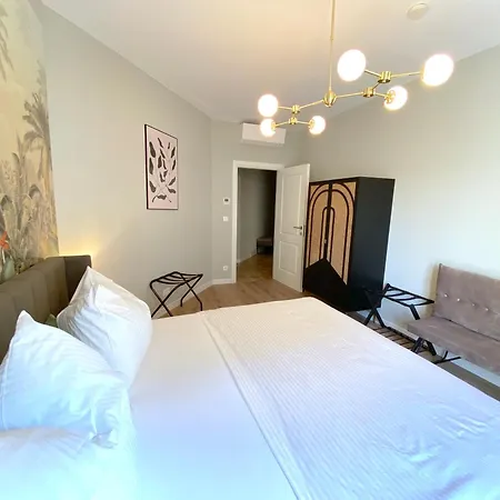 Ueber Den Daechern Von - Parkplatz & E-ladestation Апартаменты *