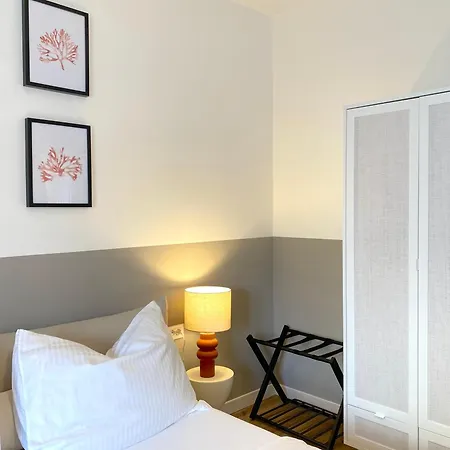 Ueber Den Daechern Von - Parkplatz & E-ladestation *