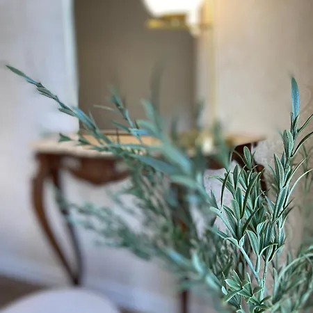 Ueber Den Daechern Von - Parkplatz & E-ladestation