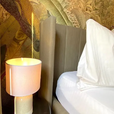 Ueber Den Daechern Von - Parkplatz & E-ladestation Daire Trieste