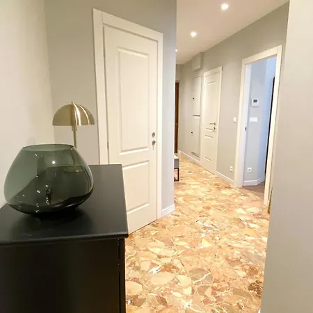 Apartment Ueber Den Daechern Von - Parkplatz & E-ladestation Trieste