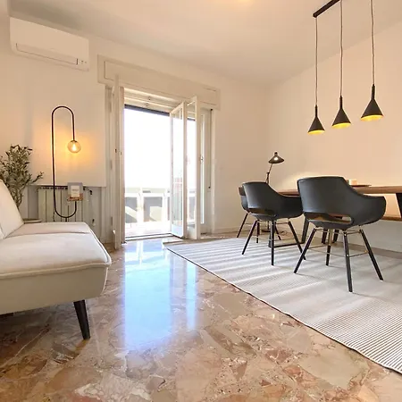 Apartment Ueber Den Daechern Von - Parkplatz & E-ladestation Trieste